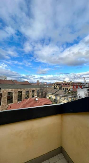 Sky-view Flat In Centre *